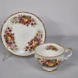 Vintage Elizabethan Teacup & Saucer Tea Set Fruit Peach Berries‎ Floral England